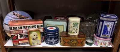 A quantity of vintage tins