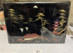 A Chinese style jewellery box