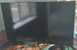 A JVC TV 89cm w x 51cm - 40