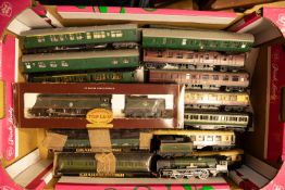 Quantity of OO Railway. Hornby (R.310), BR 4-6-2 Battle of Britain Class, Lord Beaverbrook 34054