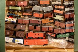A good quantity of OO model railway. Including 30 plus locomotives, tank locos, 0-4-0, 2-6-2, 4-6-2,