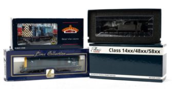 6 Model Railway OO gauge. 2x Bachmann - 32101A 08 Diesel Shunter D3586 in BR green with Wasp