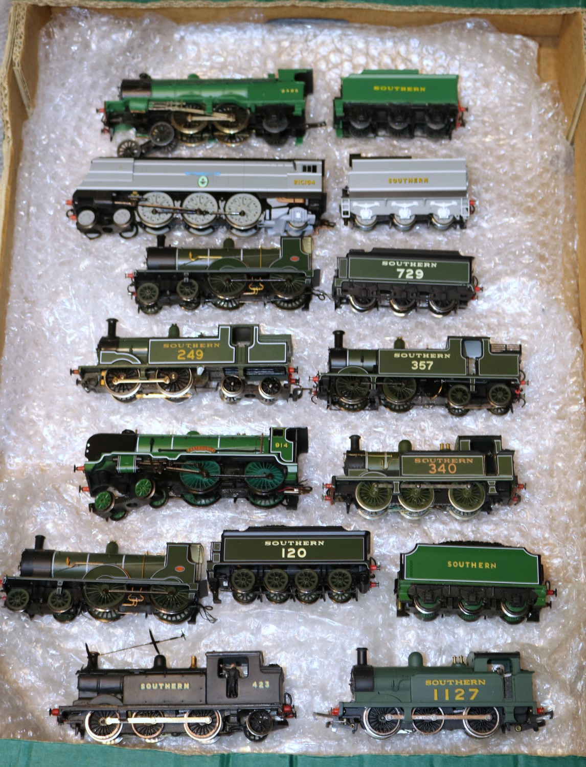 JOUEF LOCOMOTIVE PACIFIC 231c ho moteur "saucisson" EUR 20,00 - FR