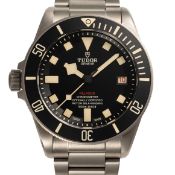 A GENTLEMAN'S SIZE TITANIUM TUDOR PELAGOS LHD BRACELET WATCH DATED 2017, REF. 25610TNL NUMBERED