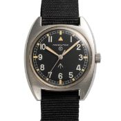 A GENTLEMAN'S SIZE STAINLESS STEEL BRITISH MILITARY HAMILTON RAF WRIST WATCH DATED 1975 Movement: