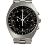 A GENTLEMAN'S SIZE STAINLESS STEEL OMEGA SPEEDMASTER MARK II CHRONOGRAPH BRACELET WATCH CIRCA