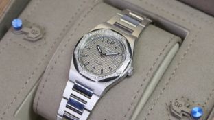 Girard Perregaux Laureato Diamond Set with Box and Papers 2019