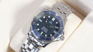 Omega Seamaster 'Mid Size' Date Automatic with Box and Papers 2004
