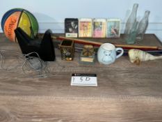 LOT/MIXED SMALL COLLECTIBLES AND HOUSEHOLD ITEMS