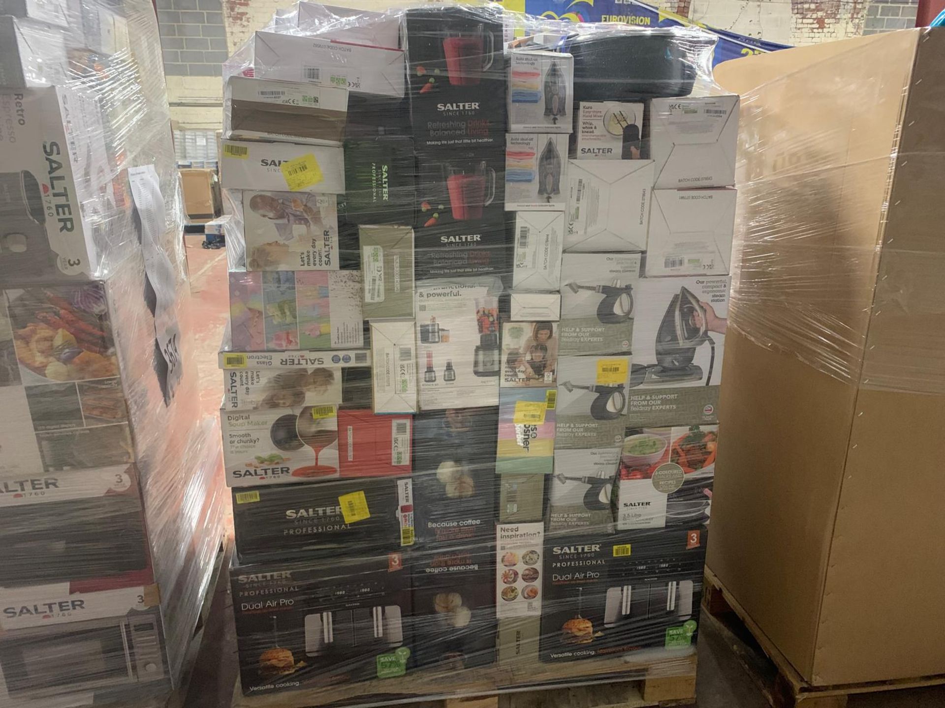 Large Pallet of UNBOXED High-End Kitchen & Appliances Stock – May Include: Air Fryers, Electric - Image 20 of 32