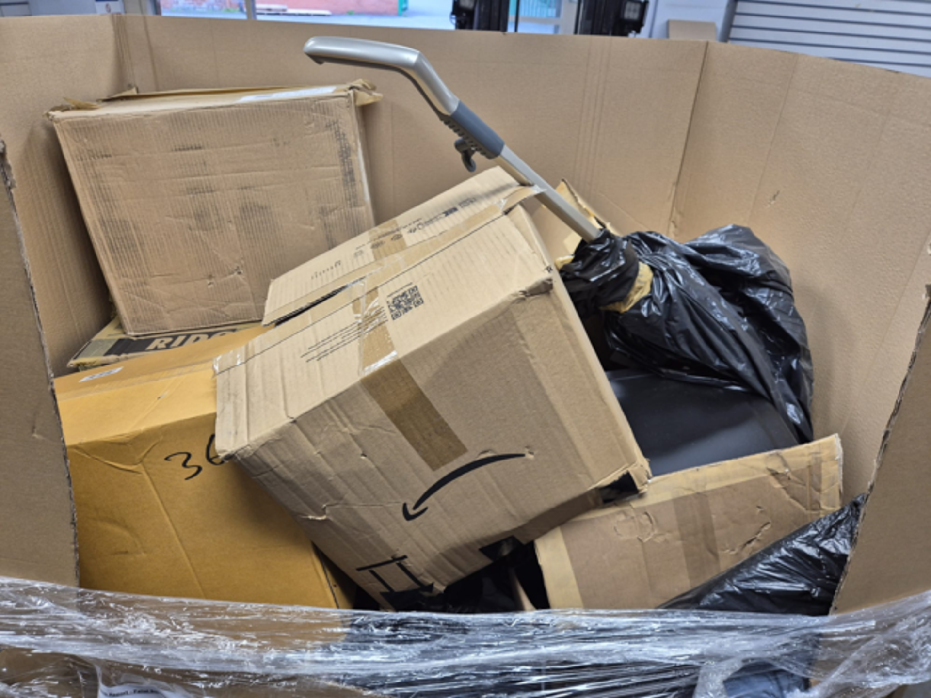 Large Pallet of UNBOXED High-End Kitchen & Appliances Stock – May Include: Air Fryers, Electric - Image 5 of 12
