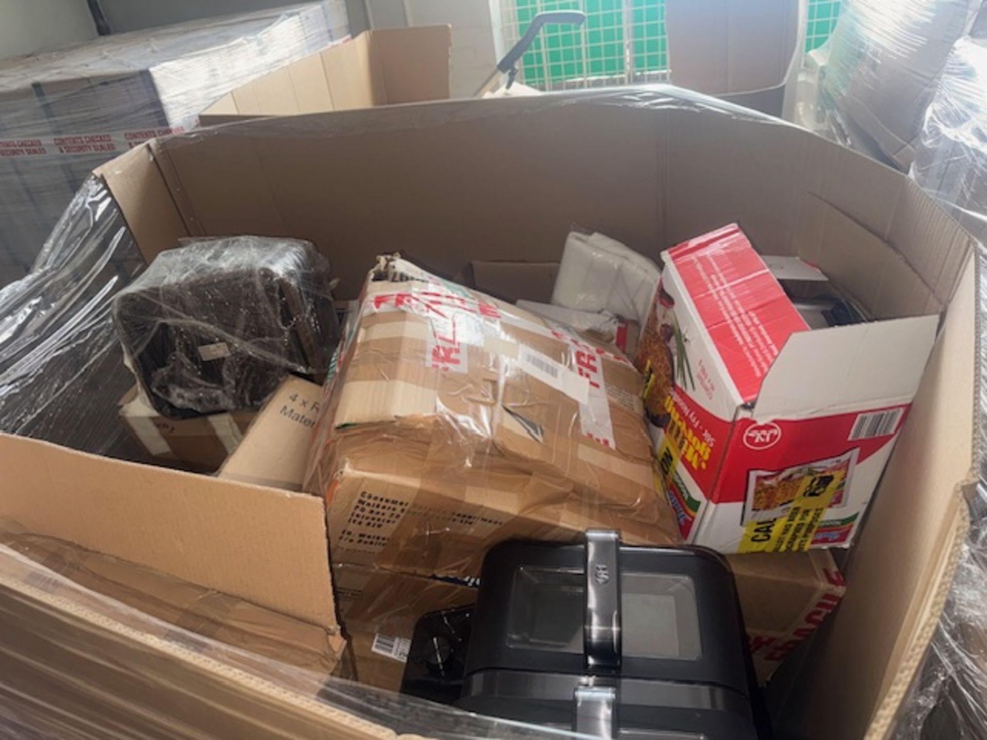 Large Pallet of UNBOXED High-End Kitchen & Appliances Stock – May Include: Air Fryers, Electric - Image 8 of 10