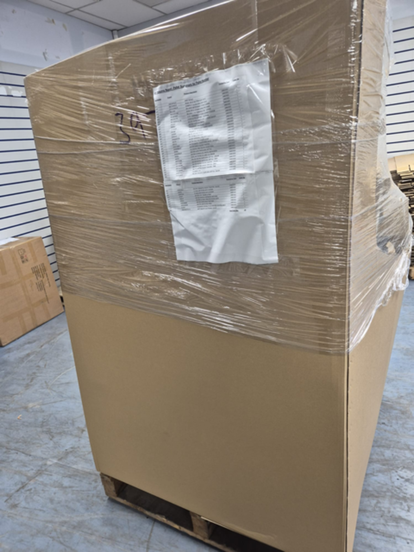 Large Pallet of UNBOXED High-End Kitchen & Appliances Stock – May Include: Air Fryers, Electric - Image 6 of 10