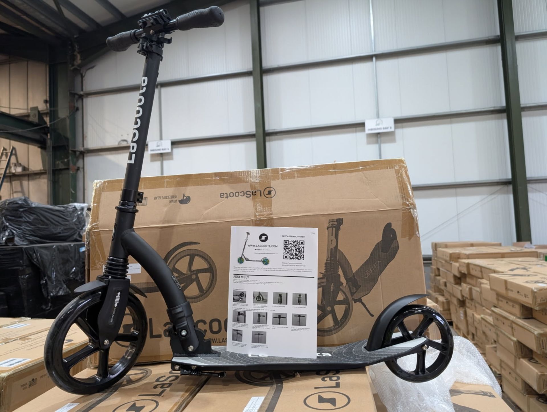 2 x New & Boxed LaScooter Kick Scooter for Adults & Teens. RRP £120 each. EASY TO USE: This adult - Image 4 of 4