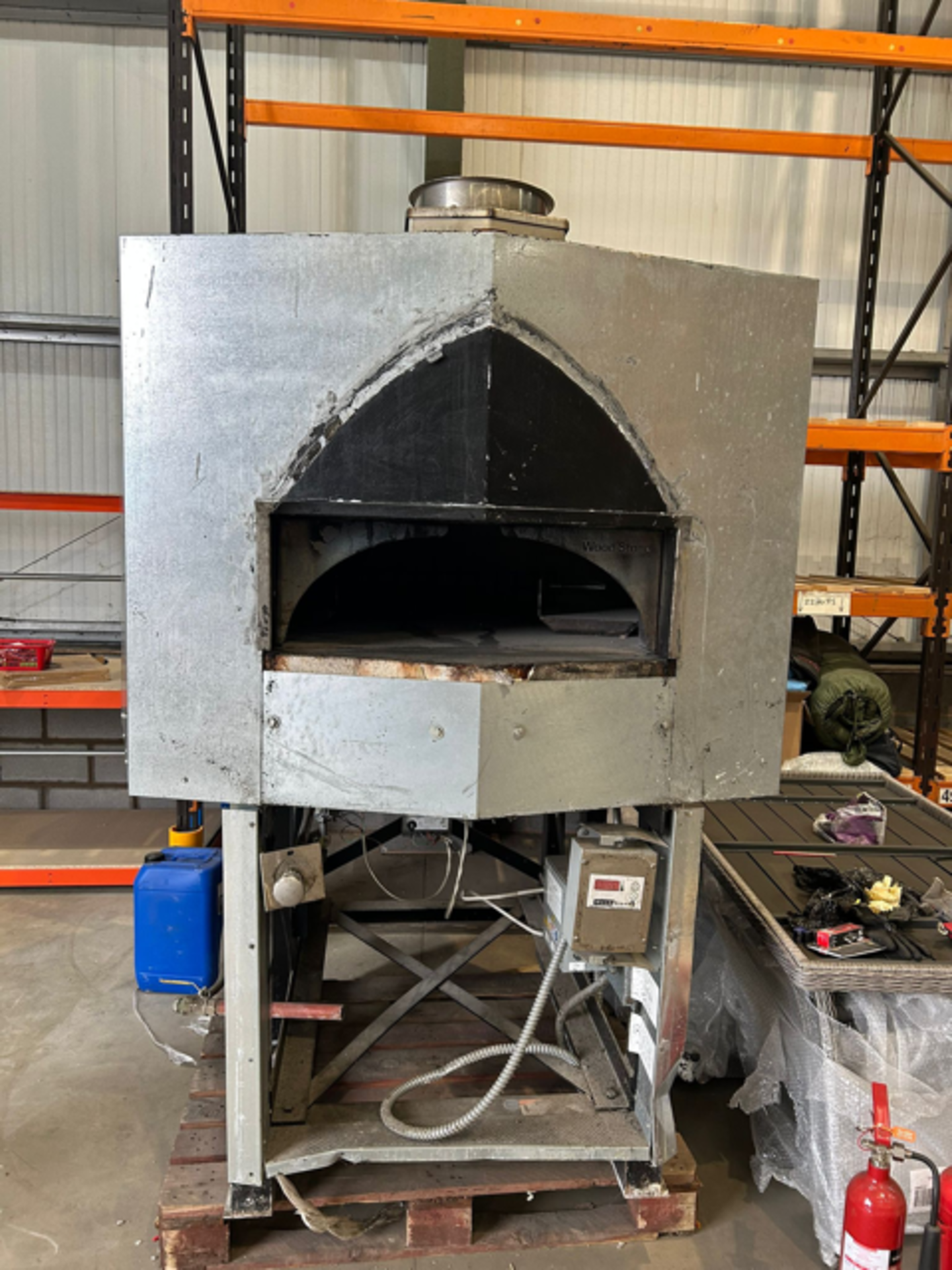 The Wood Stone MT. Adams WS-MS-5-W Bakery Pizza Bread stone hearth Wood Oven is a floor model deck