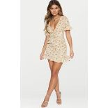 500 X BRAND NEW PIECES OF BRANDED WOMENS CLOTHING IN VARIOUS DESIGNS AND SIZES INCLUDING