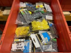 45PC BRAND NEW MIXED LOT INCLUDING BOLTS, SCREWS, WALL PLUGS, DIFFERENT SIZES (LOC: R34.5-B907)
