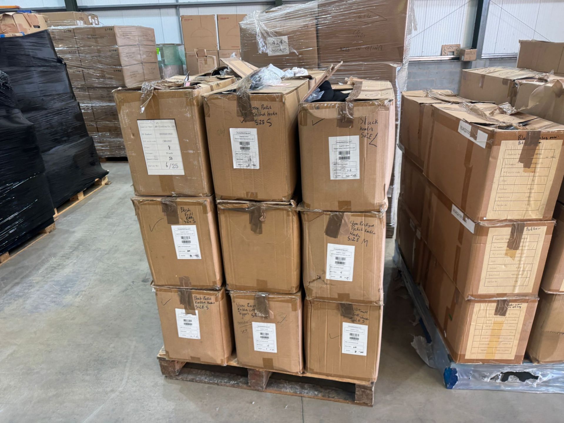 4,294 x PrettyLittleThing New Clothing (RRP £94,720.50) 4 pallets. Condition: New, individually - Image 27 of 27