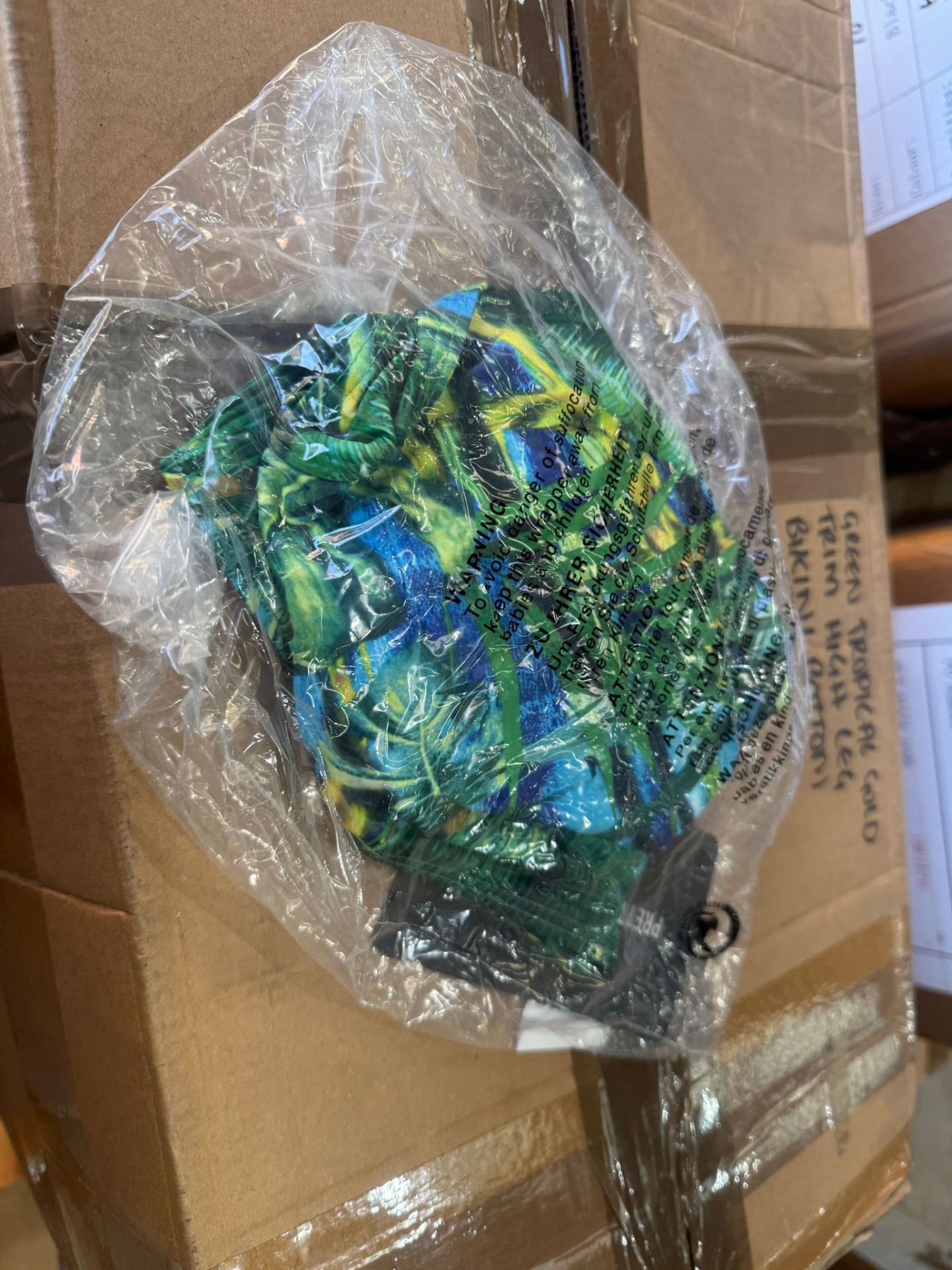 4,294 x PrettyLittleThing New Clothing (RRP £94,720.50) 4 pallets. Condition: New, individually - Image 23 of 27