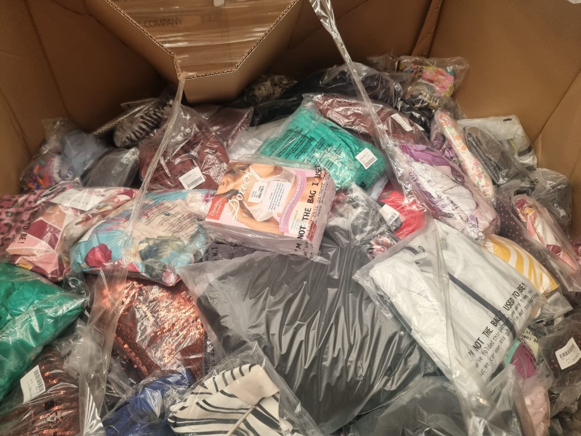 Trade Lot 100 x New & Packaged Mixed Items from A Major UK Retailer. May include: Jeans, Dresses, - Image 5 of 49