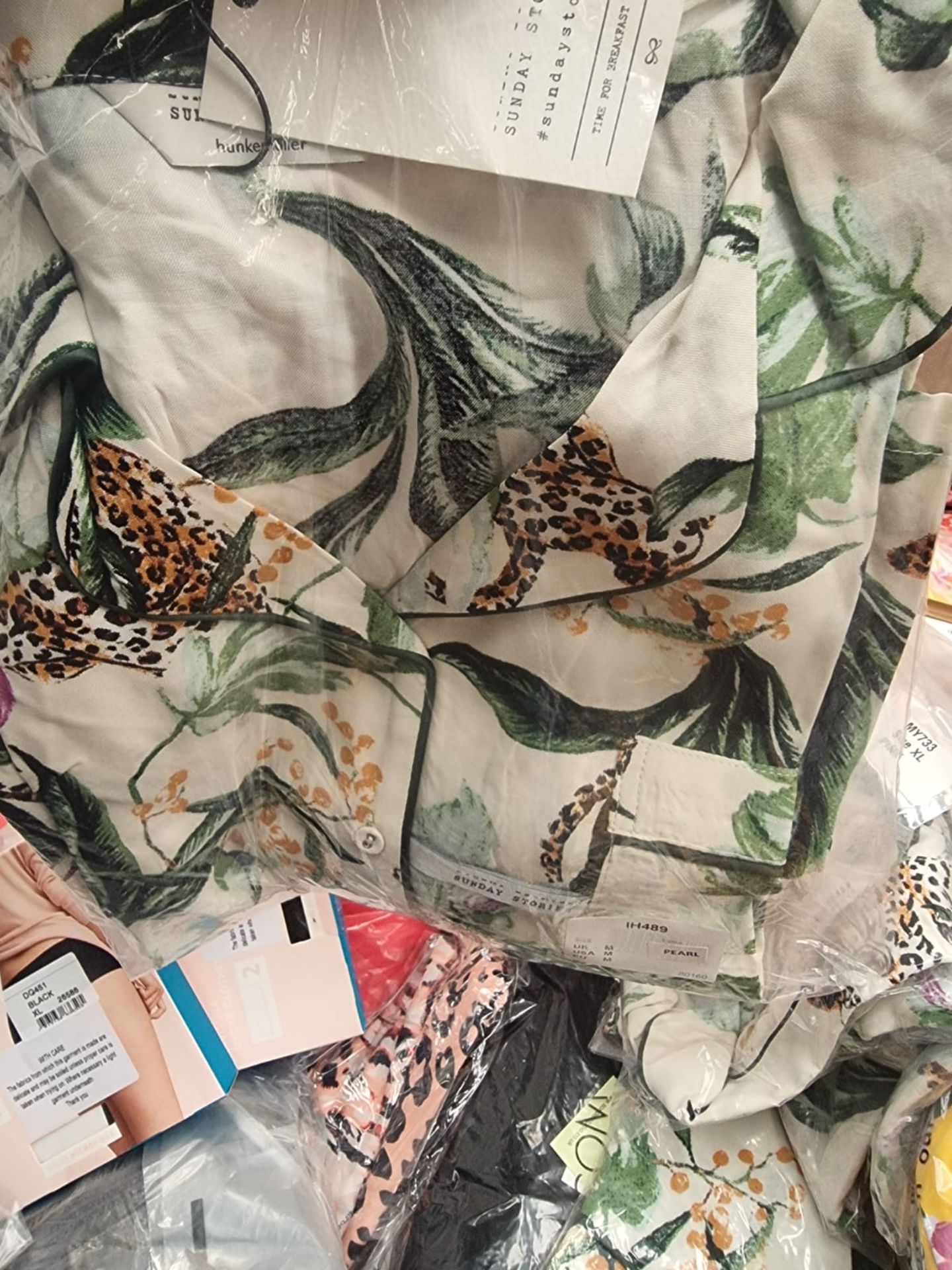 Trade Lot 100 x New & Packaged Mixed Items from A Major UK Retailer. May include: Jeans, Dresses, - Image 28 of 49