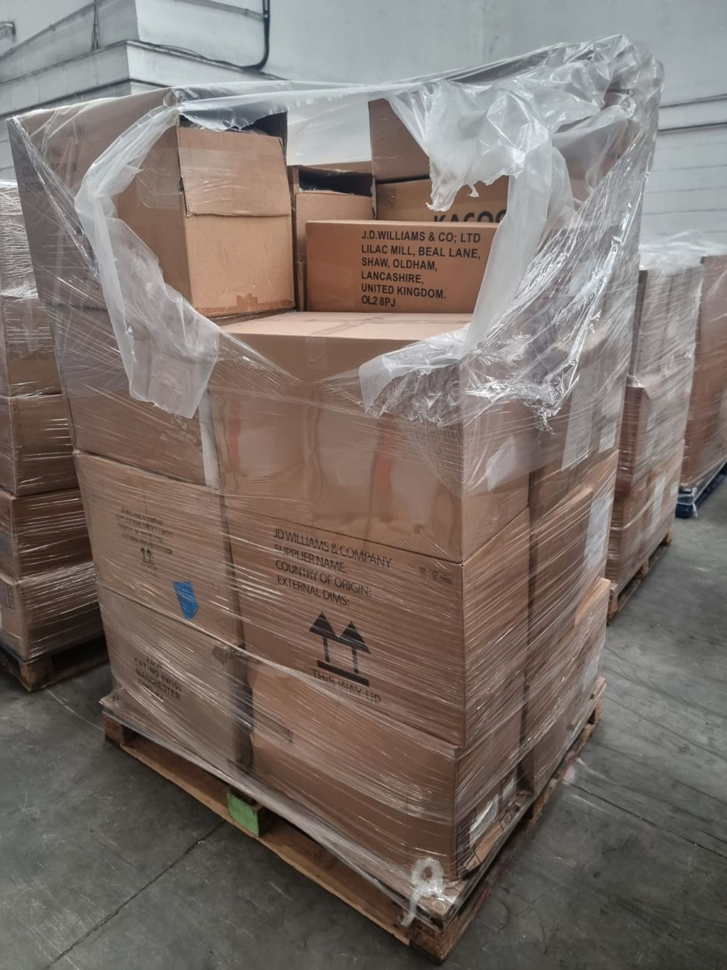 Trade Lot 100 x New & Packaged Mixed Items from A Major UK Retailer. May include: Jeans, Dresses, - Image 4 of 49