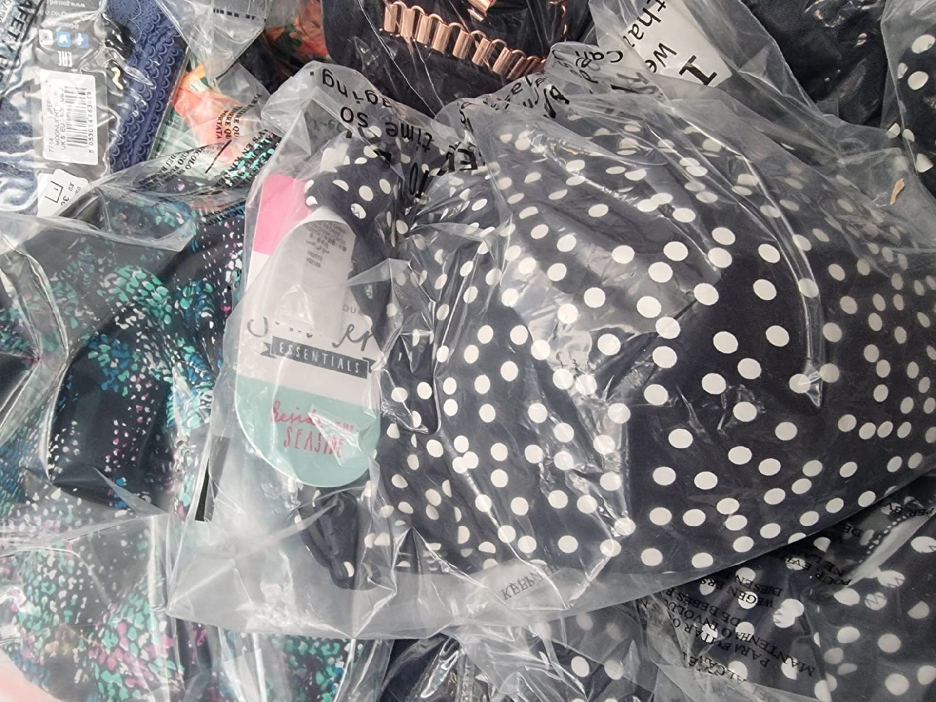 Trade Lot 100 x New & Packaged Mixed Items from A Major UK Retailer. May include: Jeans, Dresses, - Image 42 of 49