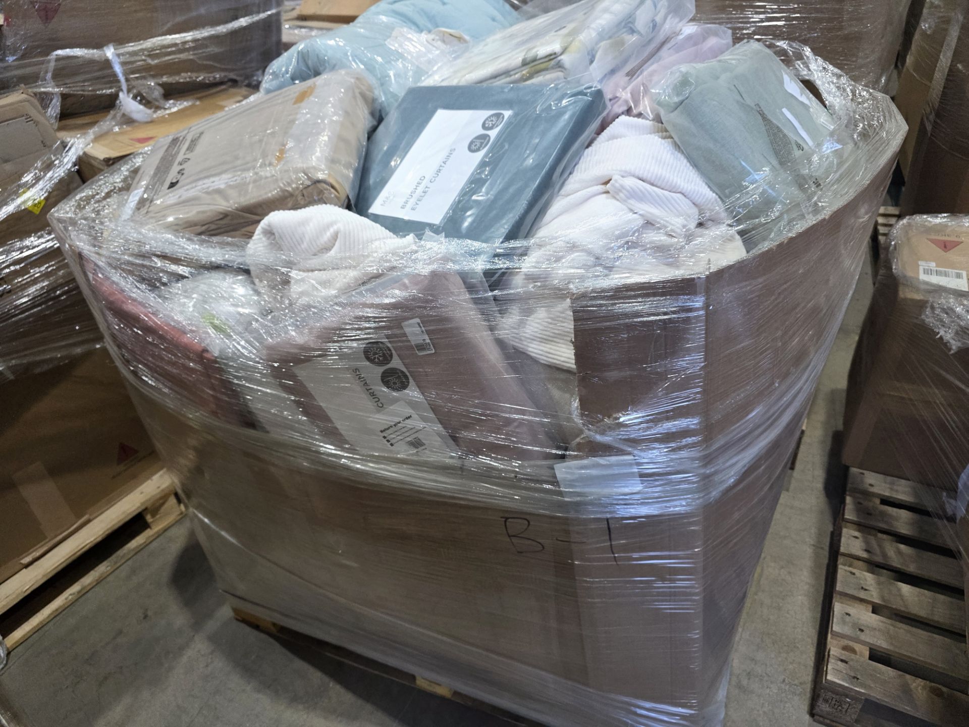 Mixed Unchecked Pallet – Direct from Marks & Spencer. Excellent Resale Opportunity – Top Branded - Image 32 of 53