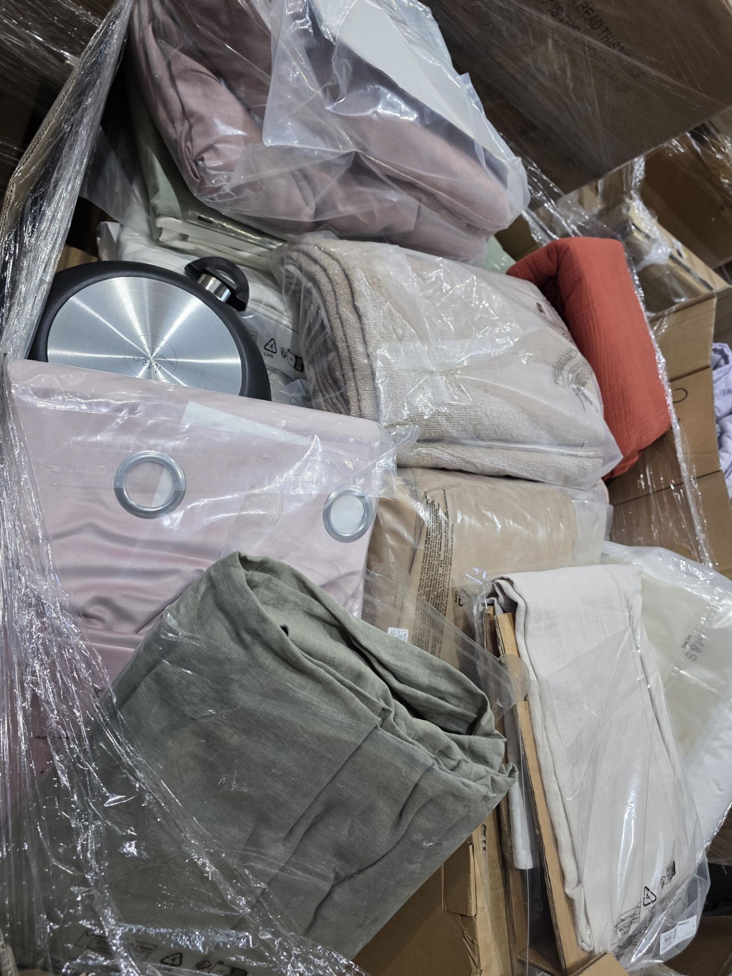 Mixed Unchecked Pallet – Direct from Marks & Spencer. Excellent Resale Opportunity – Top Branded - Image 41 of 53