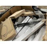 PALLET TO CONTAIN A LARGE QUANTITY OF RING LIGHTS AND TRIPODS (LOC: 20.12-AA104)