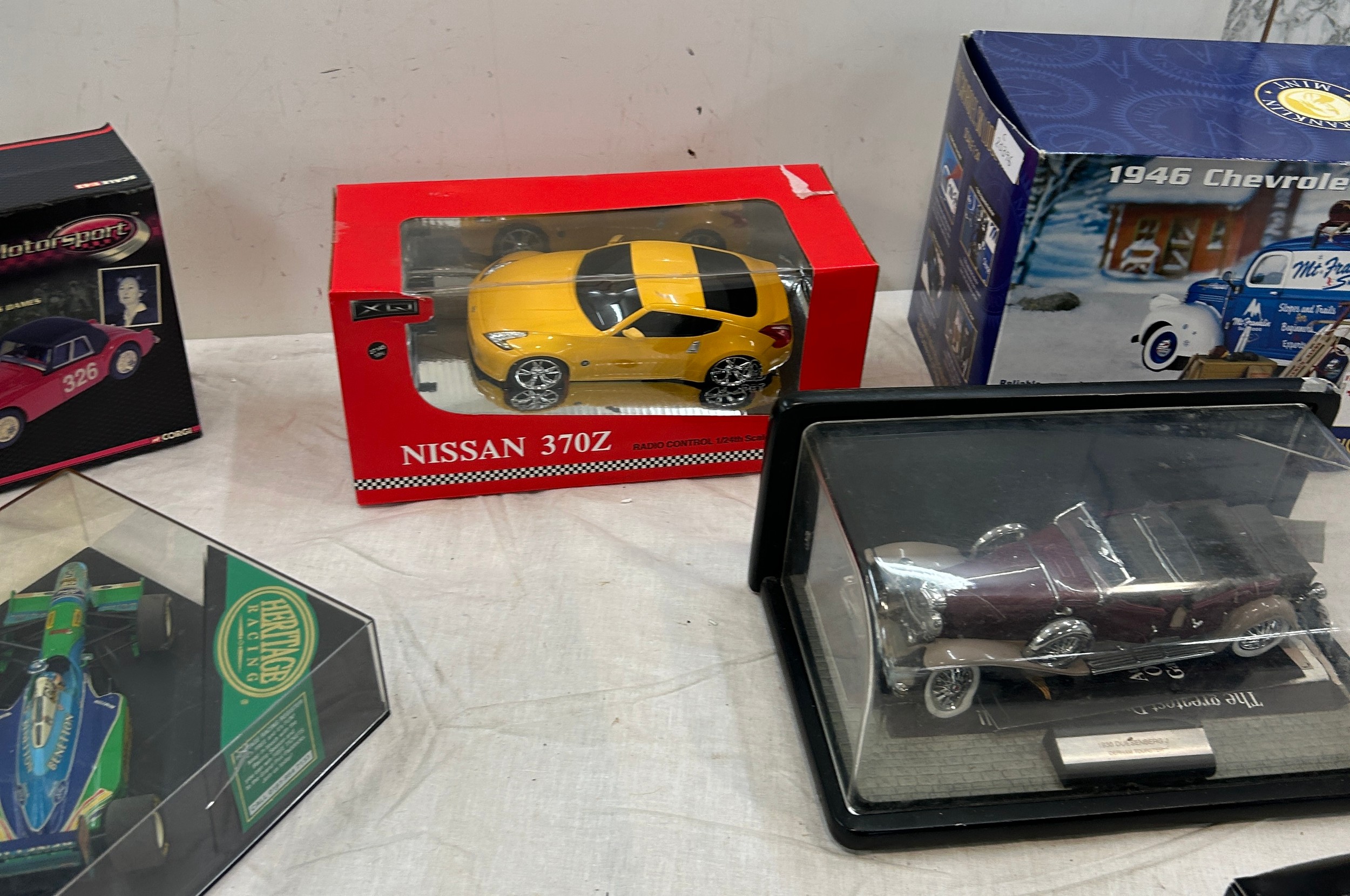 Selection of boxed die cast collectors vehicles to include Franklin Mint 1930 Duesenberg model J - Image 4 of 10