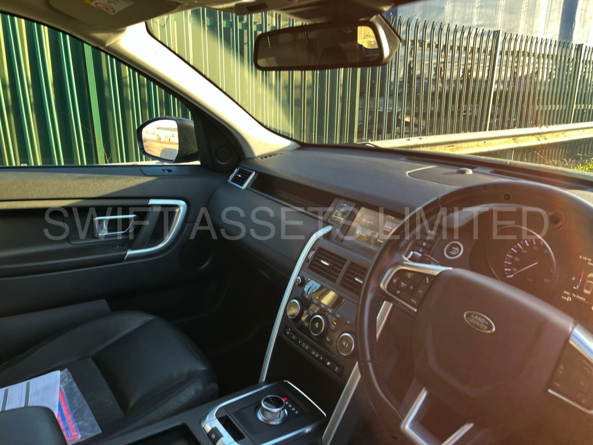LAND ROVER DISCOVERY SPORT TD4 *SE TECH* AUTO - 7 SEATER - 2016 MODEL - AIR CON - SAT NAV - EURO 6 - Image 11 of 14