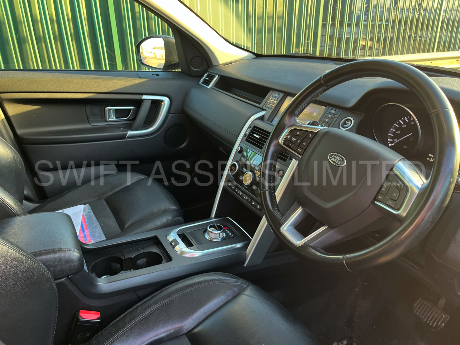 LAND ROVER DISCOVERY SPORT TD4 *SE TECH* AUTO - 7 SEATER - 2016 MODEL - AIR CON - SAT NAV - EURO 6 - Image 10 of 14