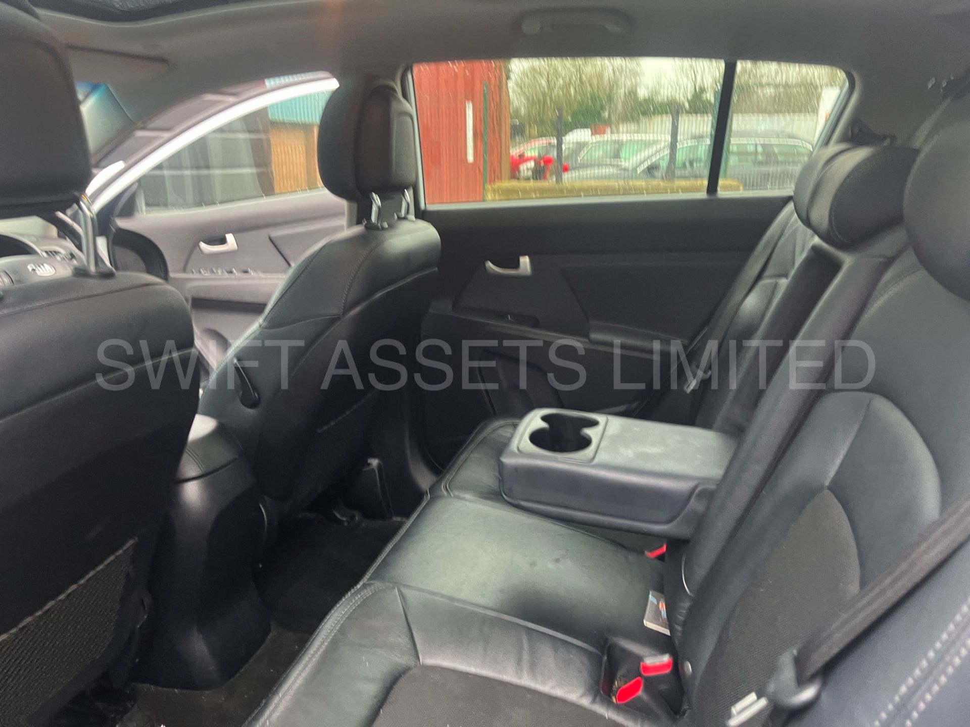 !!! ON SALE !!!KIA SPORTAGE 2 1.7 CRDI SUV - 2015 MODEL - AIR CONDITIONING - PANORAMIC ROOF - - WOW! - Image 10 of 13