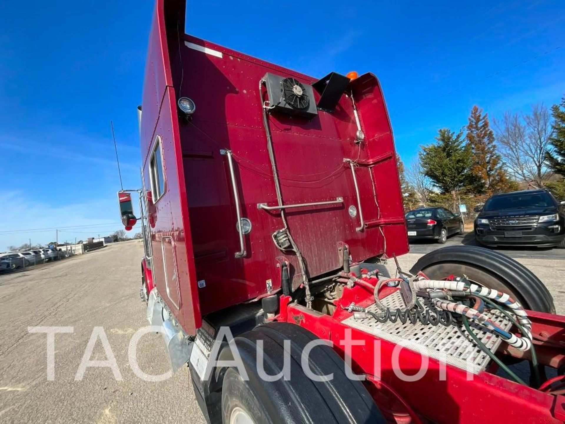 2014 Peterbilt 389 Sleeper Truck - Image 13 of 70