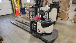 Crown Electric Rider Pallet Jack, mod. PE-4500-80, ser. 10016023, 24 V., 8000 lb @ 24 inches load