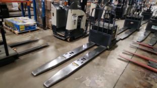 Crown Electric Rider Pallet Jack, mod. PE-4500-80, ser. 10018331, 24 V., 8000 lb @ 24 inches load