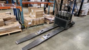 Crown Electric Rider Pallet Jack, mod. PE-4500-80, ser. 10018332, 24 V., 8000 lb @ 24 inches load