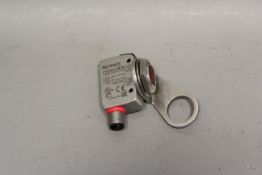 KEYENCE CMOS LASER SENSOR