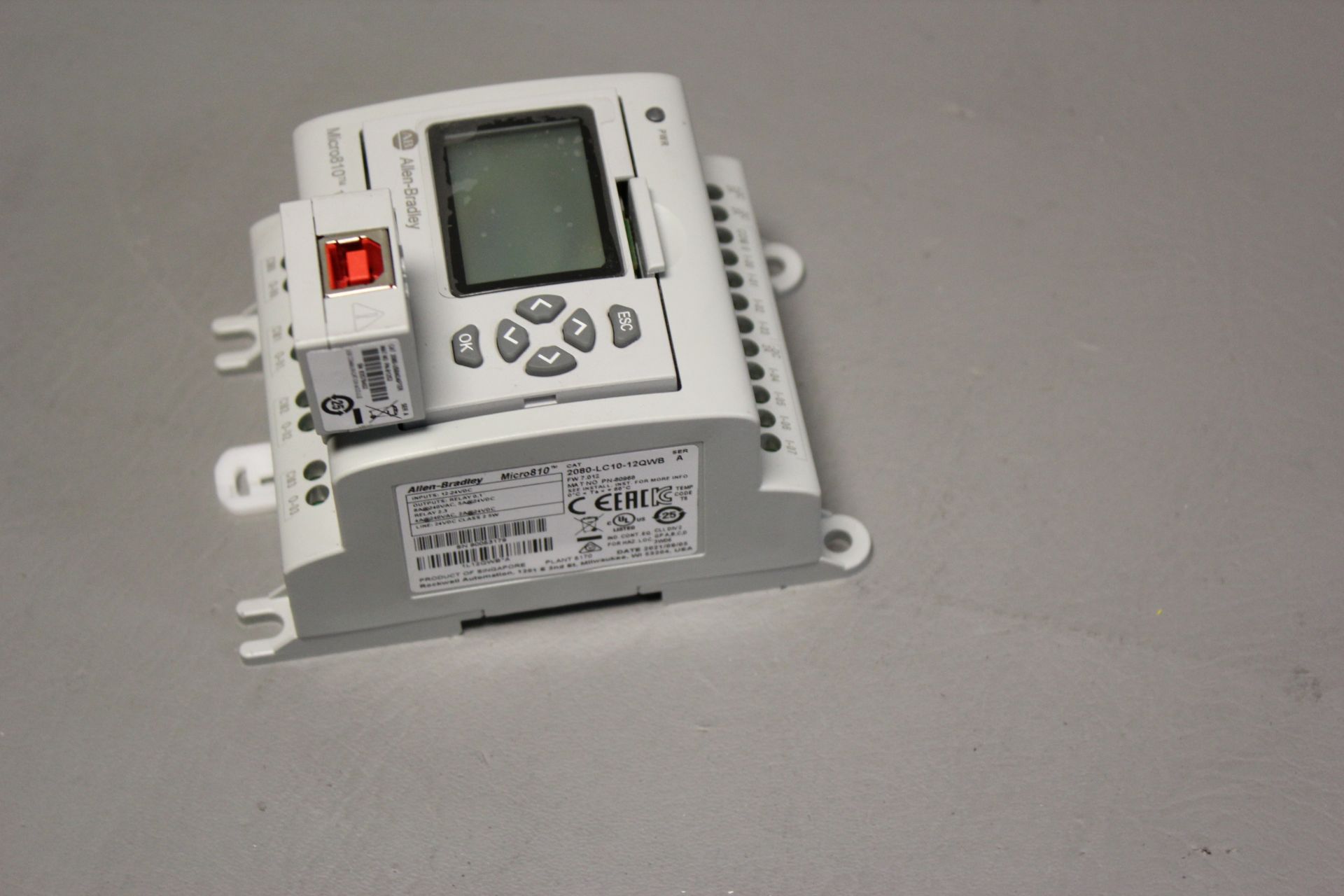 ALLEN BRADLEY MICRO810 PLC MODULE WITH LCD & USB COMM MODULE 2080-LC10 ...