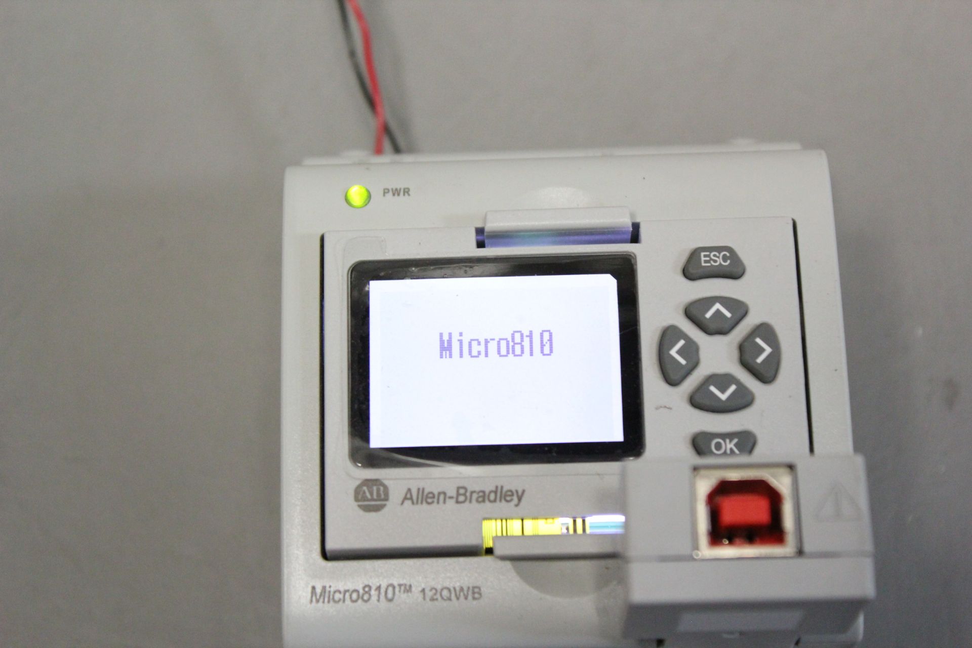 ALLEN BRADLEY MICRO810 PLC MODULE WITH LCD & USB COMM MODULE 2080-LC10 ...