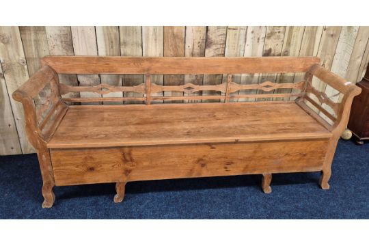 Antique farm house pine settle. Lift up section. [79.5x186x52cm] - Image 2 of 5