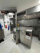 600 LITRE KETTLE WITH HOIST