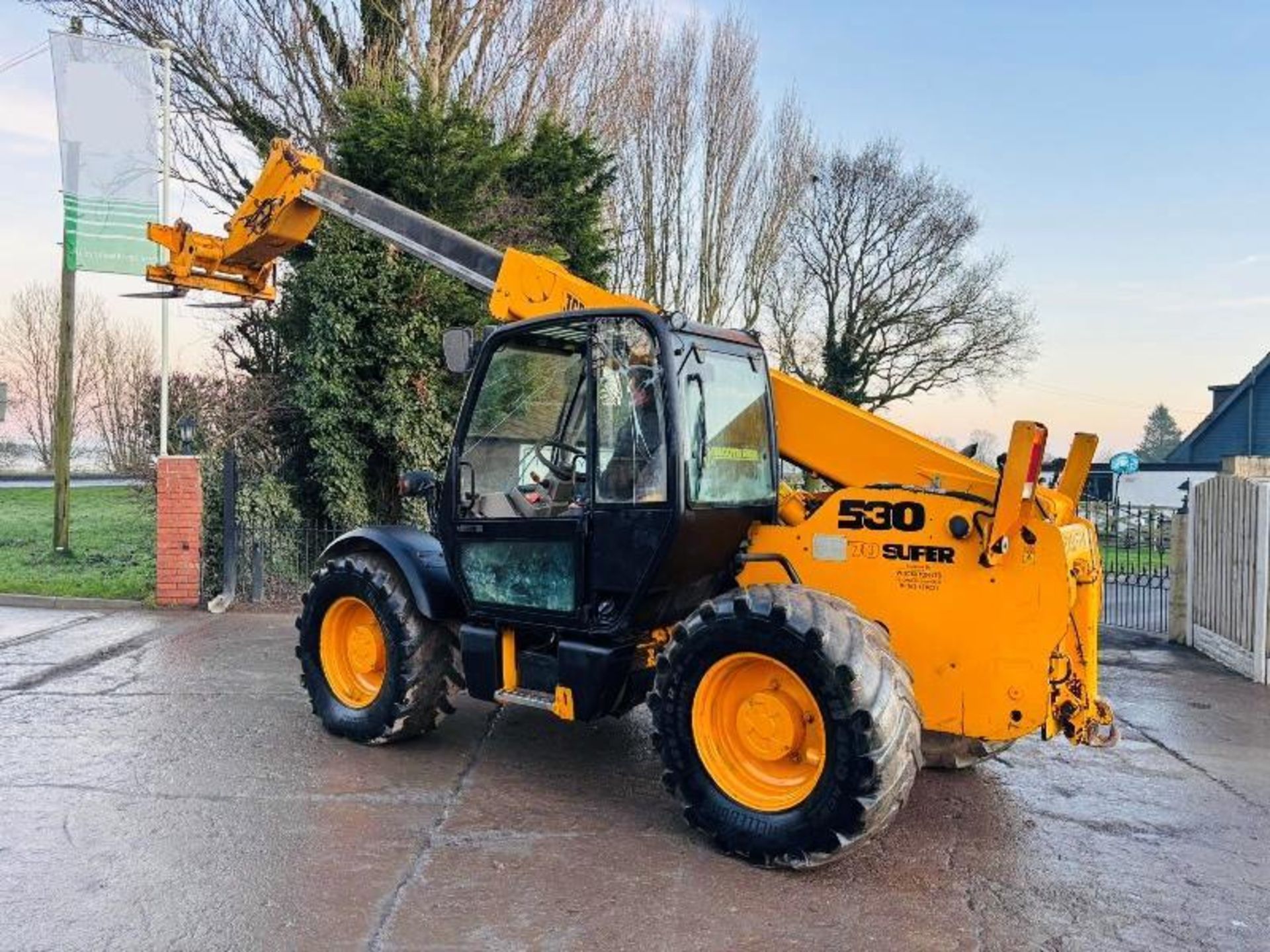 JCB 530-70 FARM SPECIAL 4WD TELEHANDLER C/W PALLET TINES - Image 4 of 17