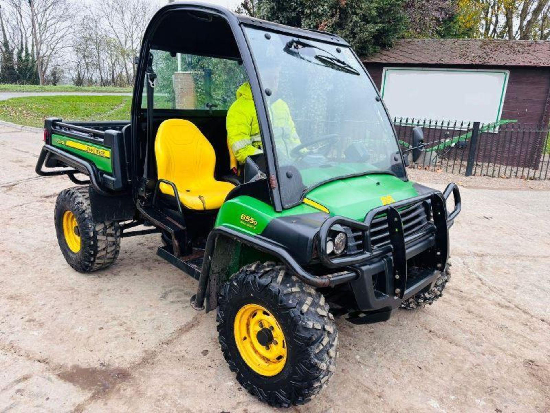 JOHN DEERE 855D 4WD UTV *YEAR 2013* C/W POWER STEERING