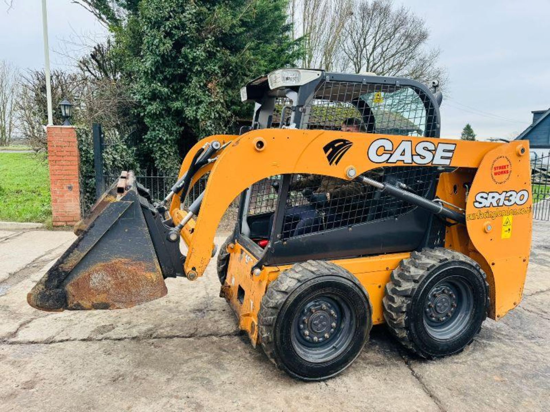 CASE SR130 SKIDSTEER *YEAR 2021, ONLY 495 HOURS* C/W BUCKET