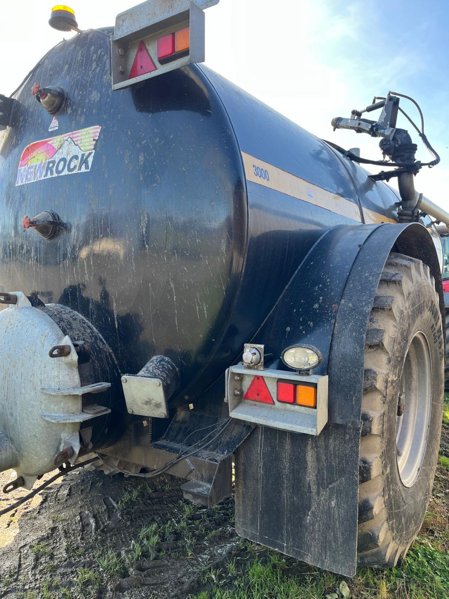 2017 NEW ROCK 3000 GALLONS SLURRY TUNKER - Image 7 of 14