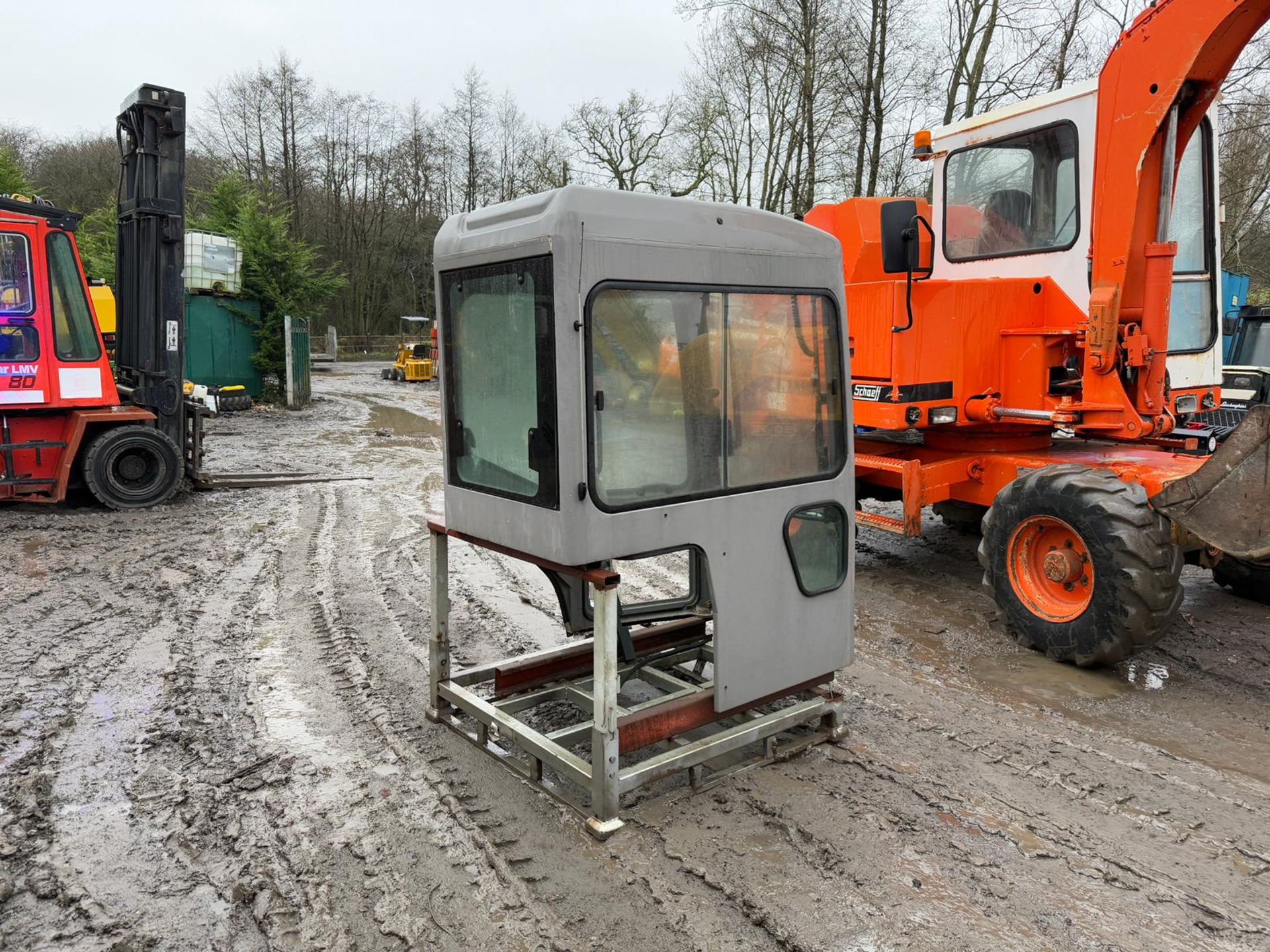 TAKEUCHI EXCAVATOR DIGGER CAB - Image 7 of 9