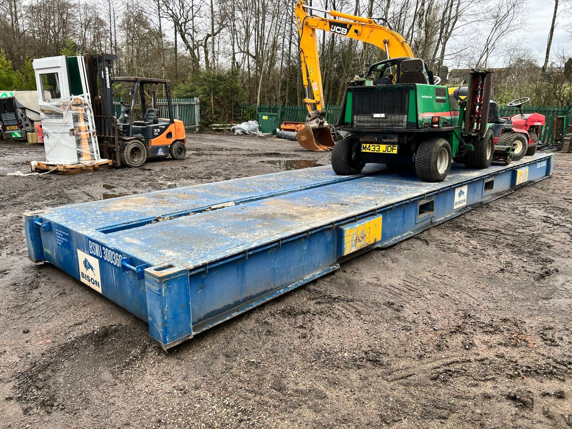 VC00050 Information from the seller: BISON 30FT CONTAINER FLAT RACK ...