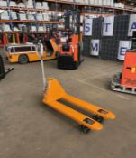 NEW/UNUSED STILL HPS25 2.5 TON PALLET TRUCK